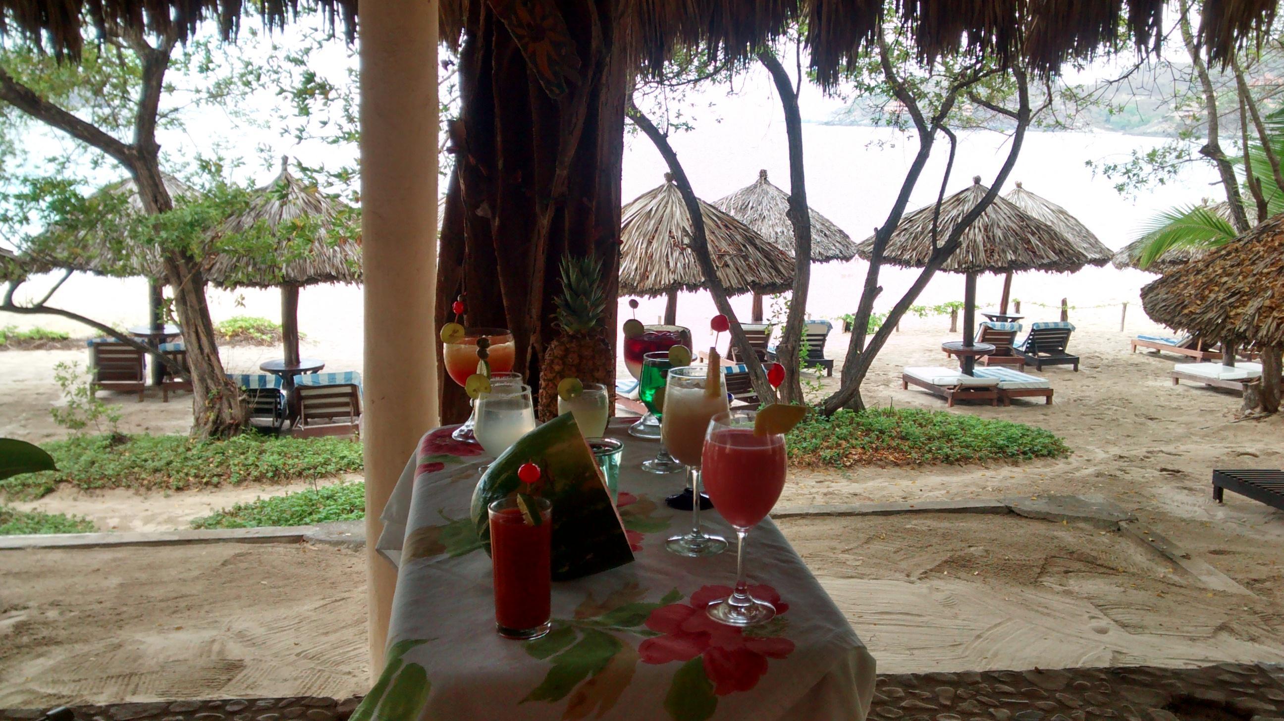 Hotel Catalina Beach Resort Zihuatanejo Dış mekan fotoğraf