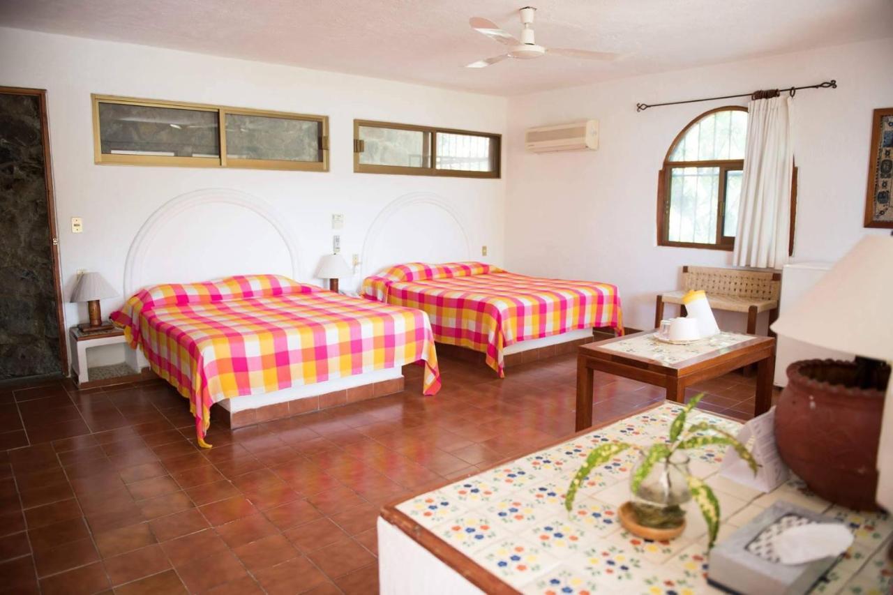 Hotel Catalina Beach Resort Zihuatanejo Dış mekan fotoğraf