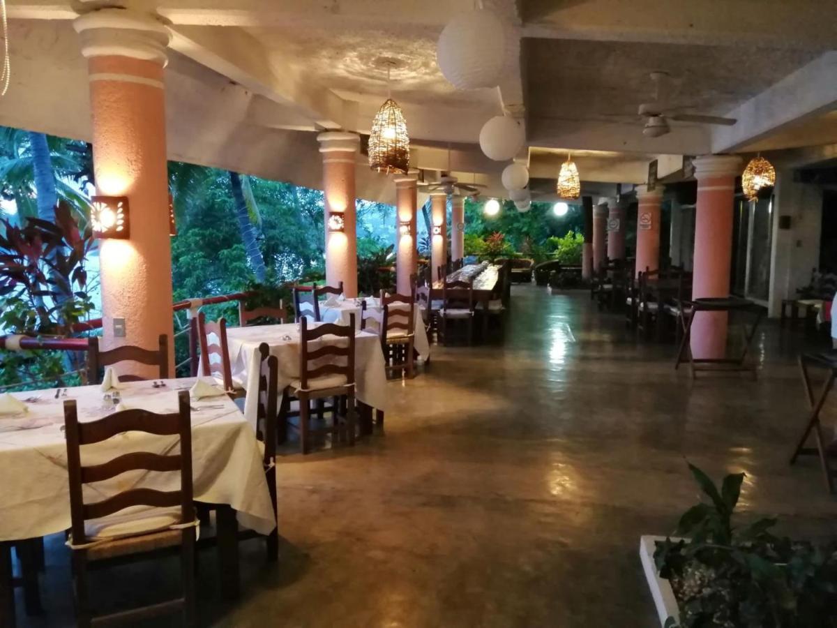 Hotel Catalina Beach Resort Zihuatanejo Dış mekan fotoğraf